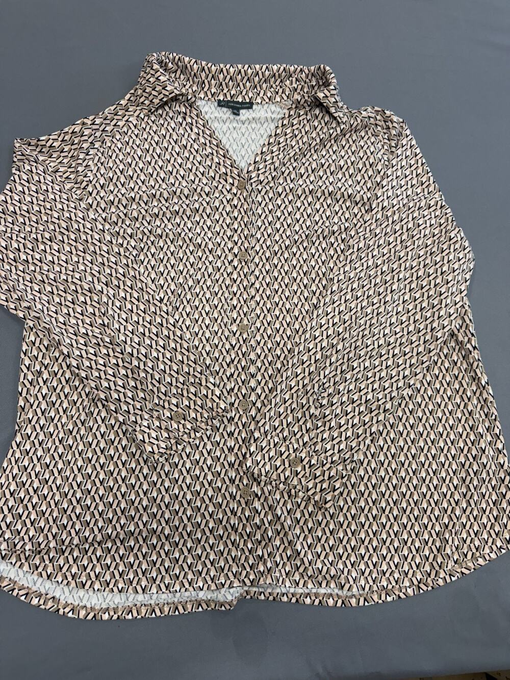 Adrianna Papell Women's 2X Geometric Print Button Up Blouse Collared Long Sleeve